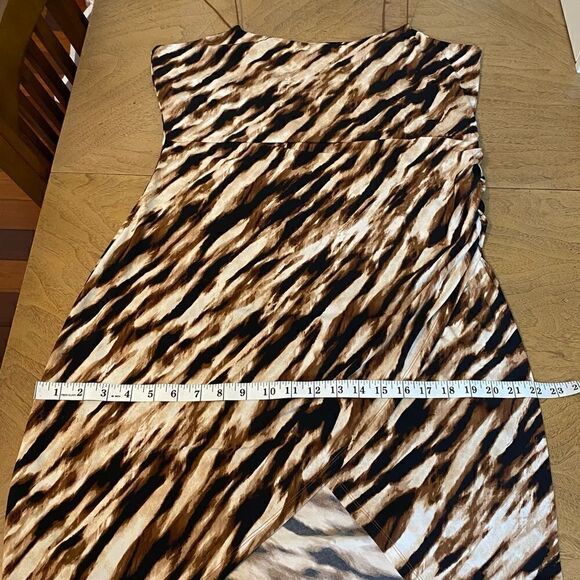 Leith Ruched Faux Wrap Dress - Picture 9 of 10